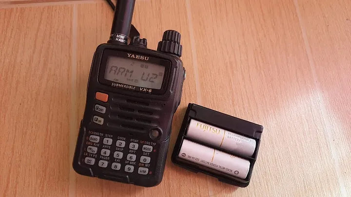 Yaesu VX-6R 144/222/430 MHz 5W Radio dual band VHF UHF IPX7 "El equipo de radio para el fin del mundo" Precio + iva