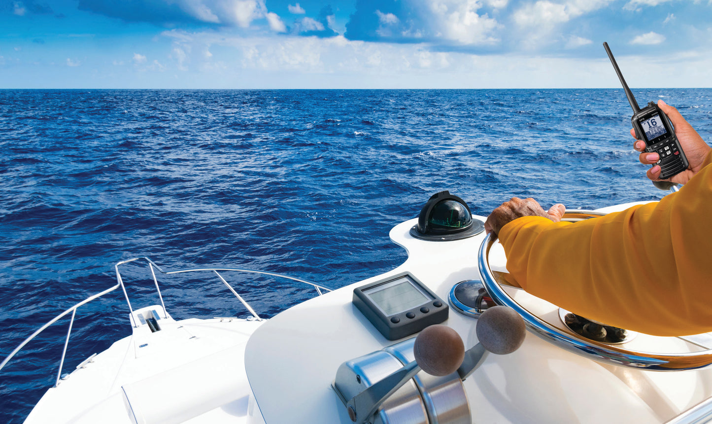 Standard Horizon HX-890 VHF/GPS portátil flotante DSC Clase H de 6W/2W/1W MIL-STD-810F IPX8 Modo diurno/nocturno MOB alarma hombre al agua Precio + iva (Hasta agotar stock)