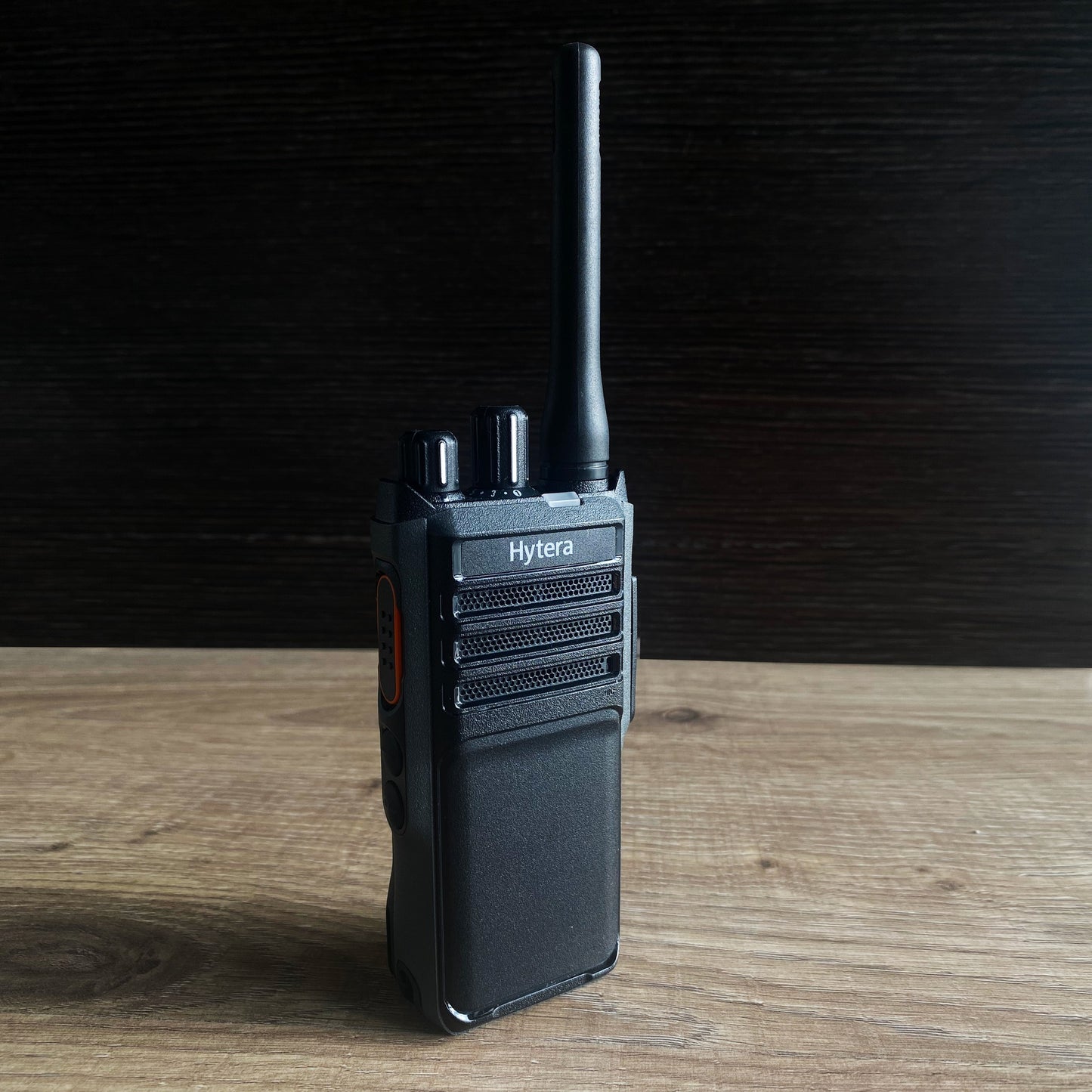 Hytera HP506 VHF 136-174 MHz 256 CH DMR y Analogico 5W Radio Digital Portátil Profesional | GPS Sin pantalla Precio +iva