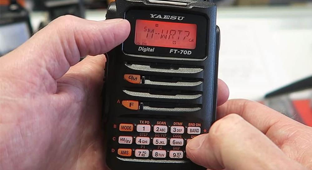 Yaesu FT-70DR Radio portátil de banda dual Analogico y Digital C4FM FDMA/FM 144/430 MHz 5W Precio +íva