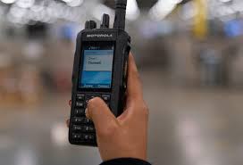 Motorola R7 MOTOTRBO™ TIA HAZLOC Capable UHF1 UHF2 400-527 Mhz 1000CH Digital y Análogo Intrínseco 5W Radio digital FKP con pantalla y teclado completo El Poder de Ser Escuchado Precio +iva
