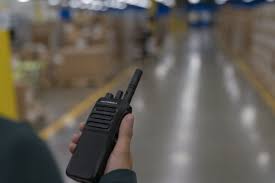 Motorola R7 MOTOTRBO™ TIA HAZLOC Capable UHF1 UHF2 400-527 Mhz 64CH Digital y Análogo Intrínseco 4W Radio digital NKP El TIA HAZLOC El superhéroe de las normas de seguridad Precio +iva