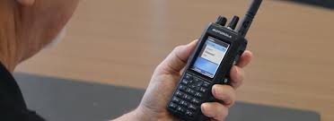 Motorola R7 MOTOTRBO™ TIA HAZLOC Capable UHF1 UHF2 400-527 Mhz 1000CH Digital y Análogo Intrínseco 5W Radio digital FKP con pantalla y teclado completo El Poder de Ser Escuchado Precio +iva