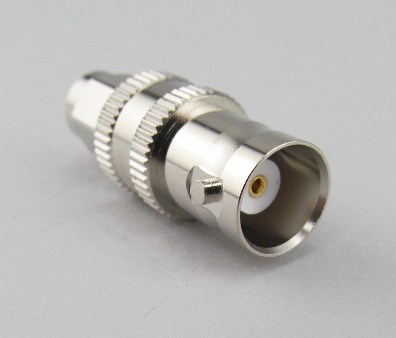 Yaesu CN-3 Adaptador para SMA-M a BNC-F con conector hembra SMA compatible con FT-5DR FT-70DR HX-890 HX-40 HX-210 HX-320 HX-320 HX-380 HX-400 HX-400 IS Precio + iva
