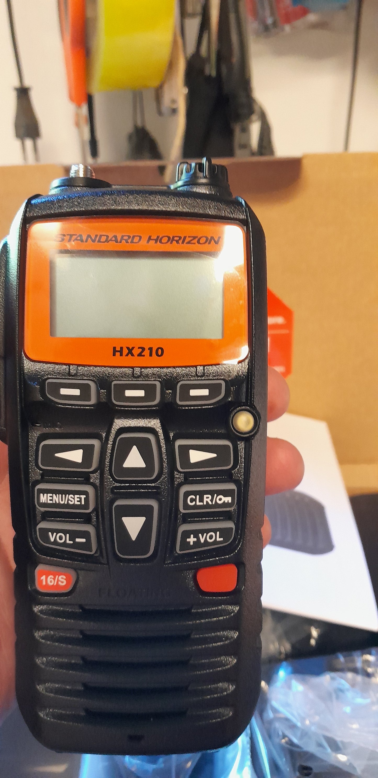 Standard Horizon HX-210 VHF 6W Radio portátil de dos vías marino flotante para negocios marinos y fluviales Precio +iva
