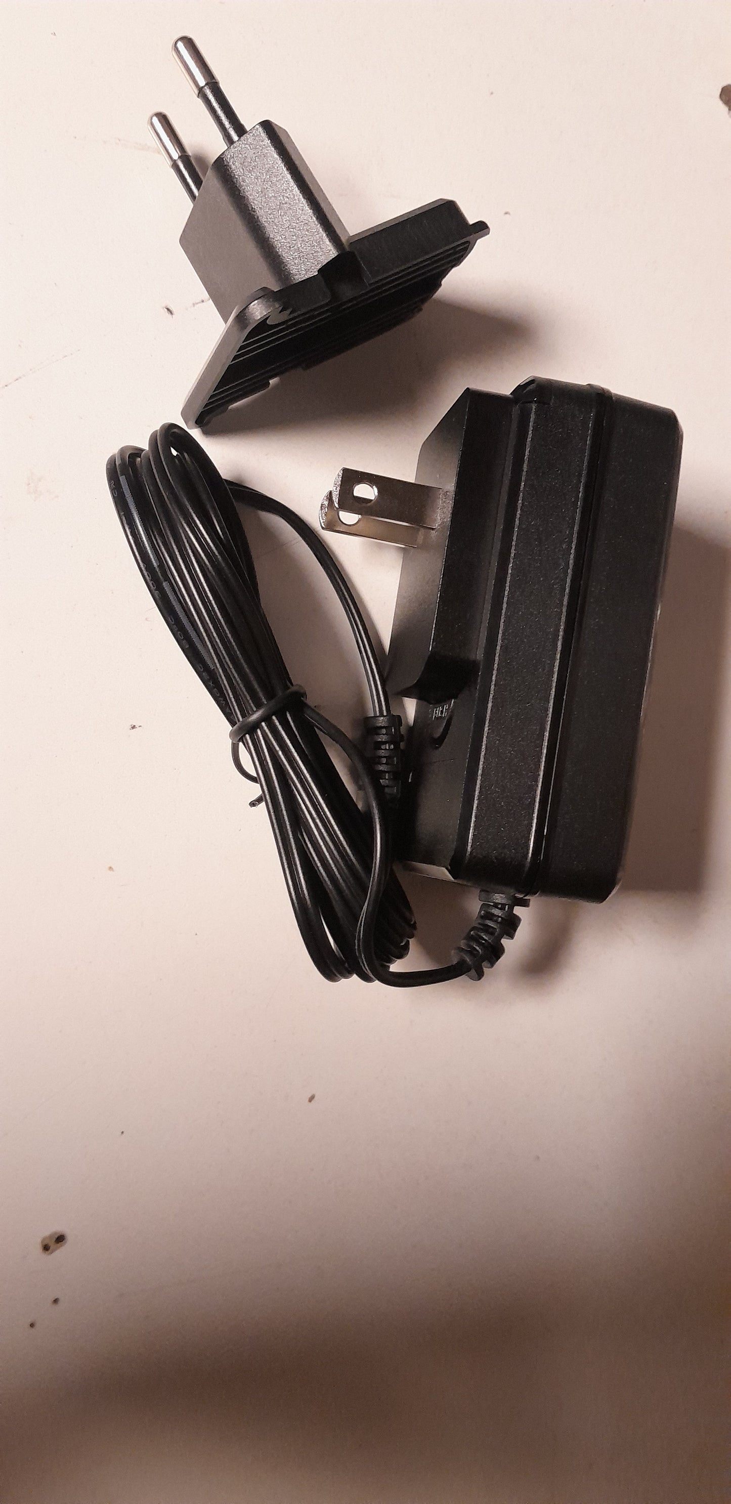 Yaesu SAD-26 Adaptador AC, transformador para cuna Yaesu FT-65R FT-4XR FTA-250L para SBH-22 Precio + iva