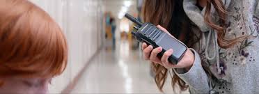 Motorola R7 MOTOTRBO™ Capable VHF 136-174 Mhz 64CH Digital y Analogo 5W Radio digital NKP El Poder de Ser Escuchado Precio +iva